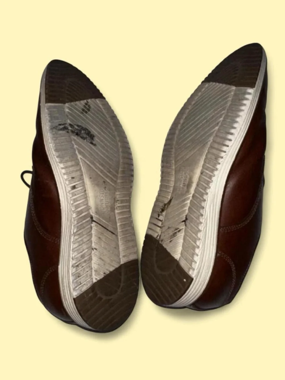 Johnston & Murphy Men's Chestnut Brown Leather Derby Oxfords